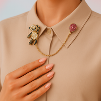 Broche de col à chaîne Panda